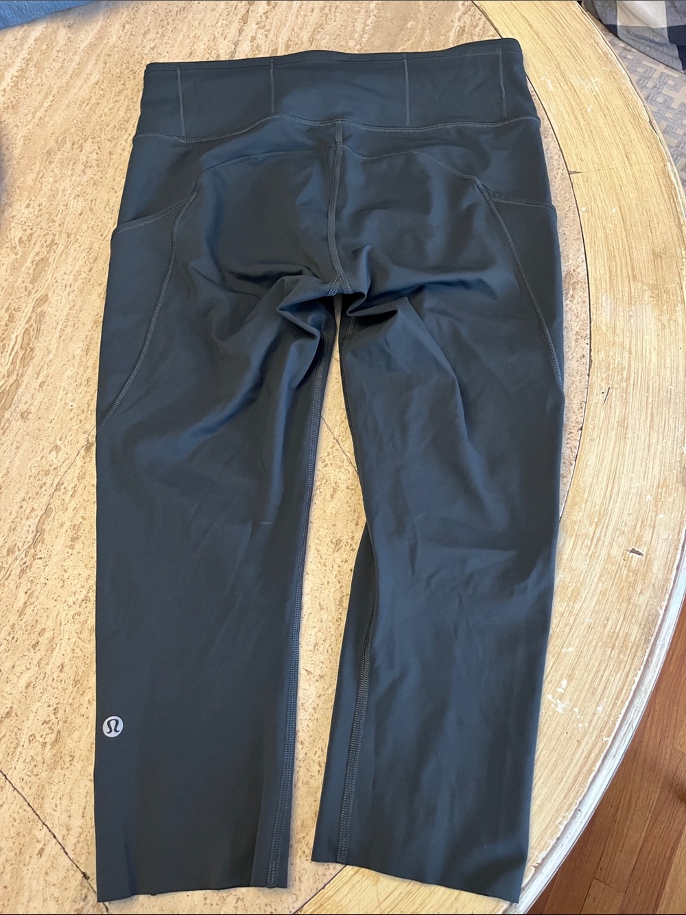 lululemon athletica High-Rise Athletic Leggings with side pockets - Picture 4 of 5